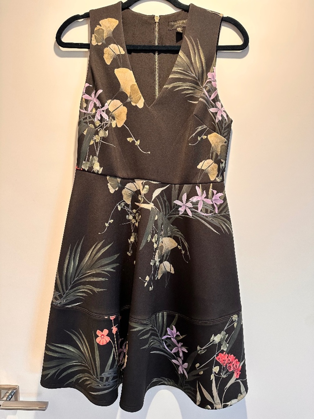 TED BAKER skater dress v-neck printed floral dress- Size 8